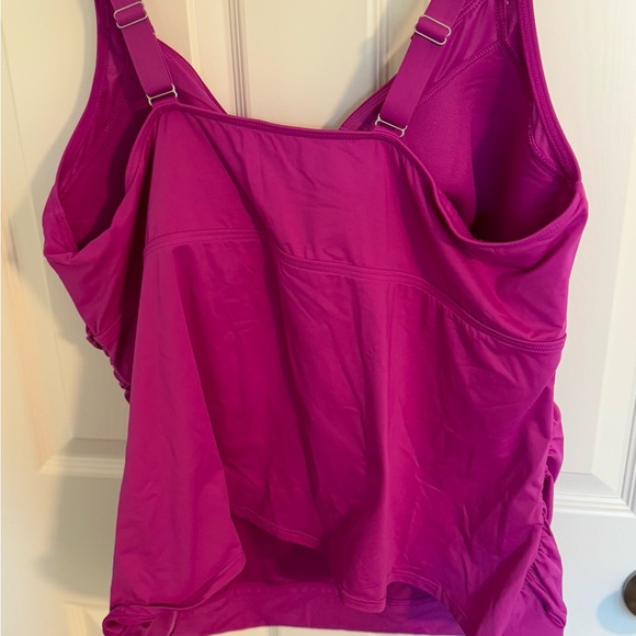 - Land's End ~ Deep pink/fuchia Cross Over Wrap Underwire Tankini Top - Picture 2 of 4